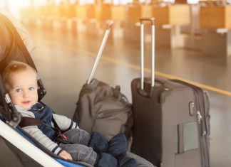 Come portare il passeggino in aeroporto e in aereo passeggino in aeroporto
