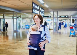 Viaggiare in aereo con neonati: cosa sapere viaggiare con neonati in aereo