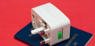 Adattatore universale da viaggio: quale scegliere adattatore universale