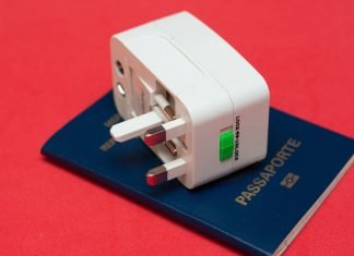 Adattatore universale da viaggio: quale scegliere adattatore universale