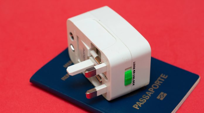 Adattatore universale da viaggio: quale scegliere adattatore universale