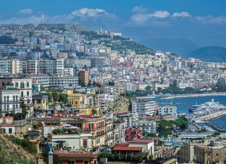 Napoli, una città da vivere tra arte, riti, sapori ed eventi napoli foto