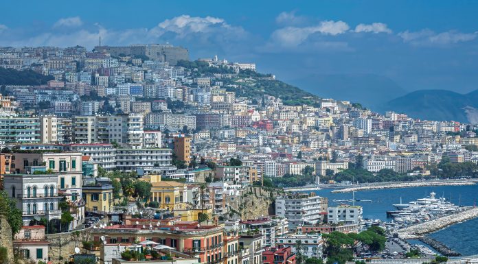Napoli, una città da vivere tra arte, riti, sapori ed eventi napoli foto